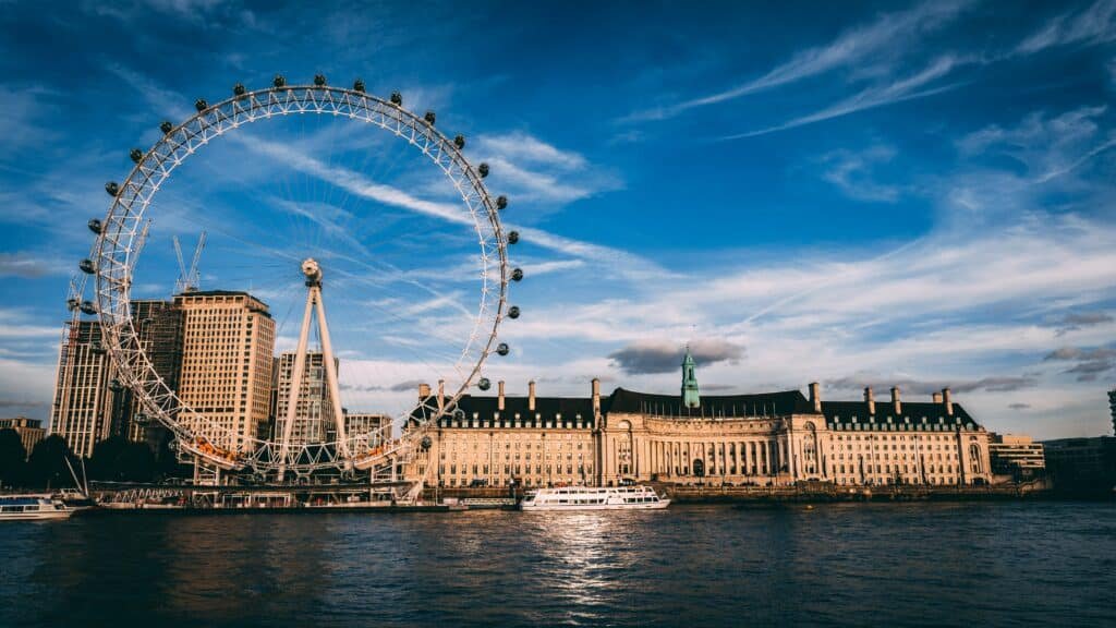 London Eye.