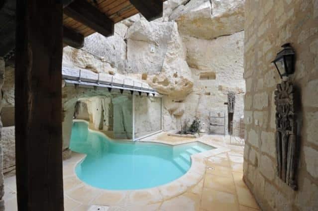 Piscina ao ar livre do Logis Demeure de la Vignole.
