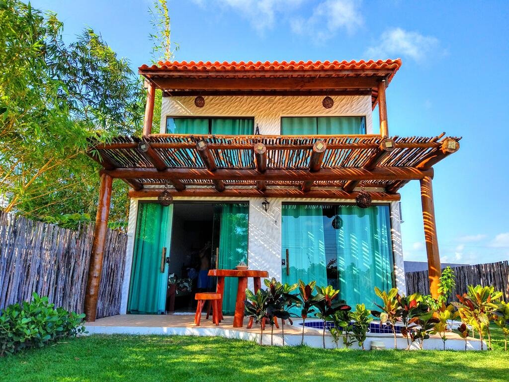 Uma das pousadas na Praia do Patacho