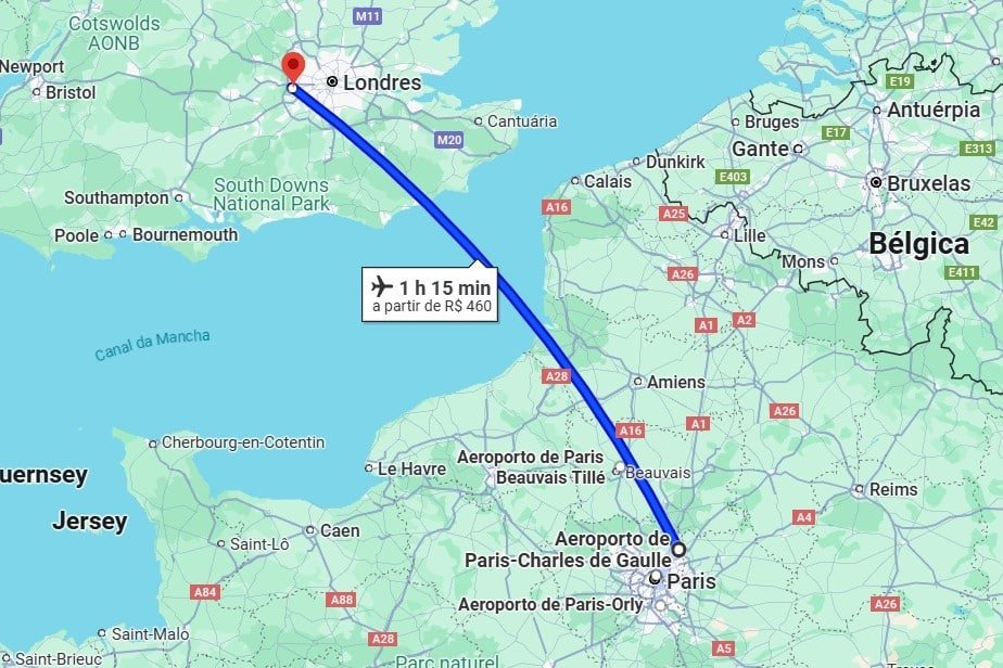 Mapa mostrando uma rota de voo de Londres, Reino Unido, para Paris, França, com duração de 1 hora e 15 minutos.