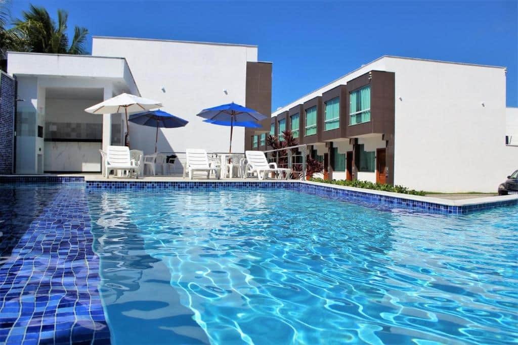 Piscina da Villa dos Diamantes, um dos condomínios com airbnb em Porto Seguro